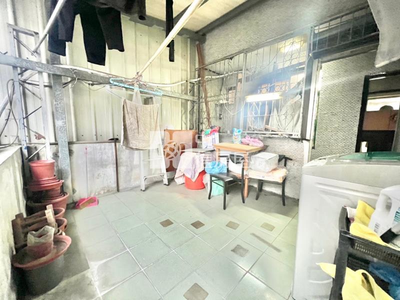 學區旁臨路透天房屋室內格局與周邊環境