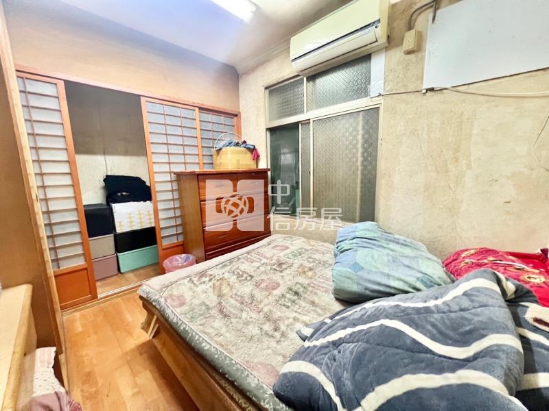 學區旁臨路透天房屋室內格局與周邊環境