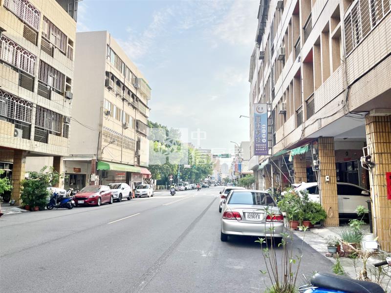 三信公園電梯套房6B房屋室內格局與周邊環境