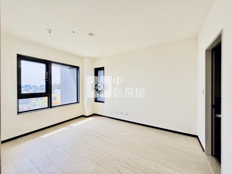 湖濱城最美朝南三房平車房屋室內格局與周邊環境