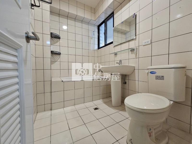 竹南佳北三房平車美廈房屋室內格局與周邊環境