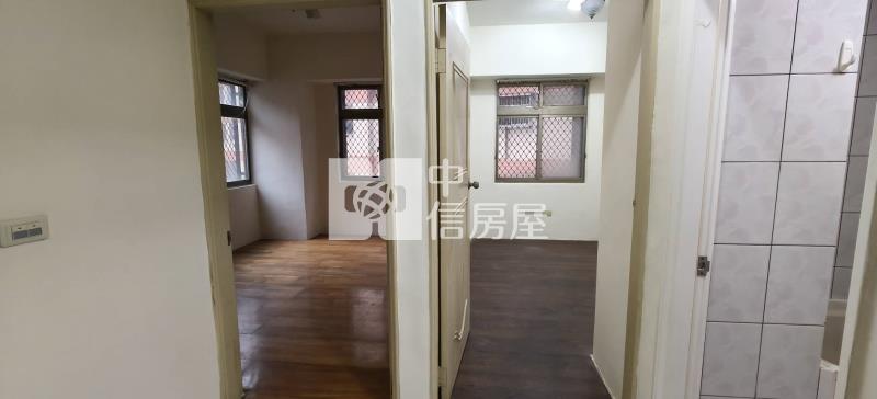 新明市場旁三房車房屋室內格局與周邊環境