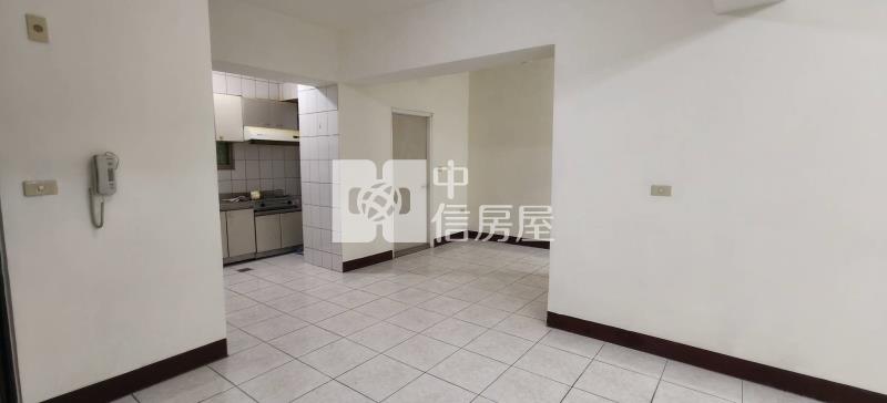 新明市場旁三房車房屋室內格局與周邊環境