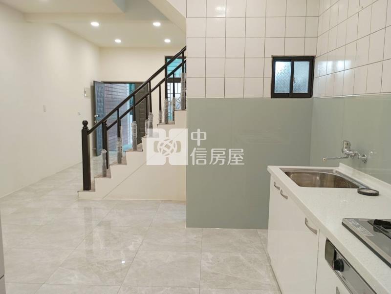 長億小鎮旁全新整理透天房屋室內格局與周邊環境