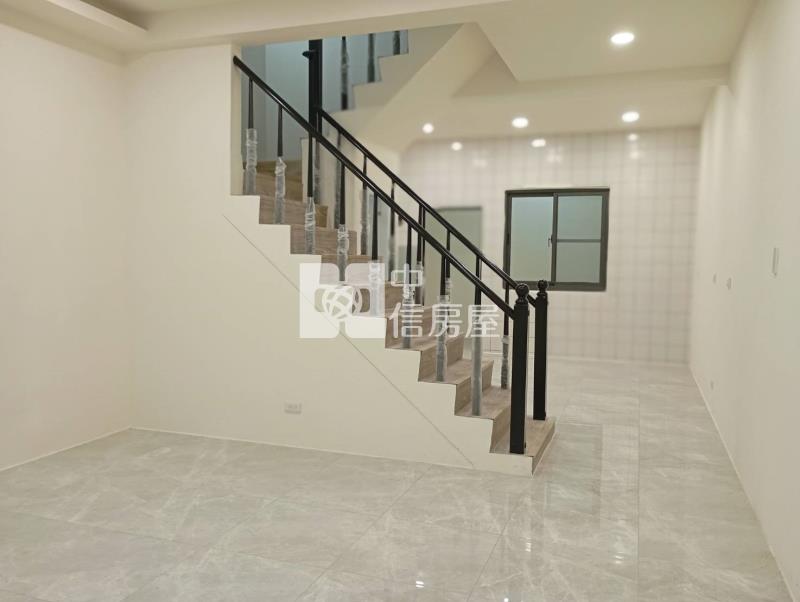 長億小鎮旁全新整理透天房屋室內格局與周邊環境