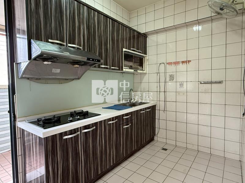 獨家★大新國小旁三房+車位★五期公益大墩商圈房屋室內格局與周邊環境