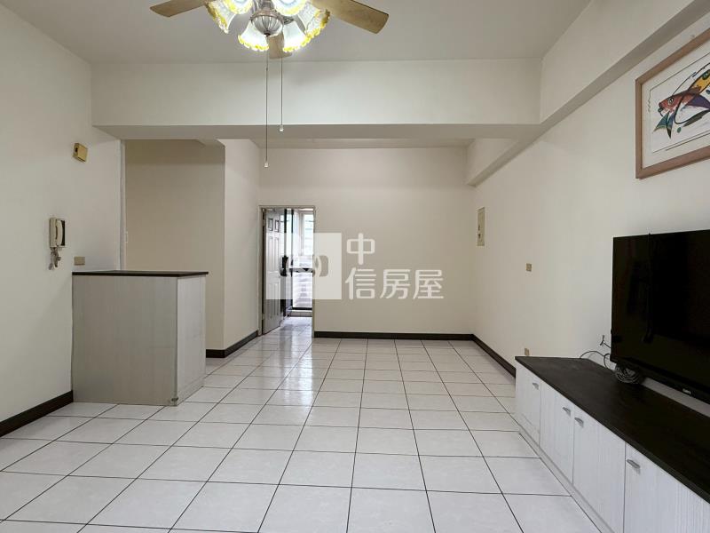 獨家★大新國小旁三房+車位★五期公益大墩商圈房屋室內格局與周邊環境