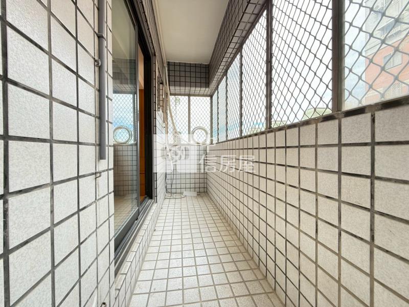 凱悅VIP精美全新整理三房平車(專任）房屋室內格局與周邊環境