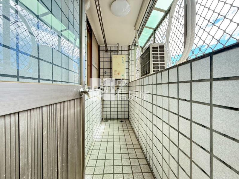 凱悅VIP精美全新整理三房平車(專任）房屋室內格局與周邊環境