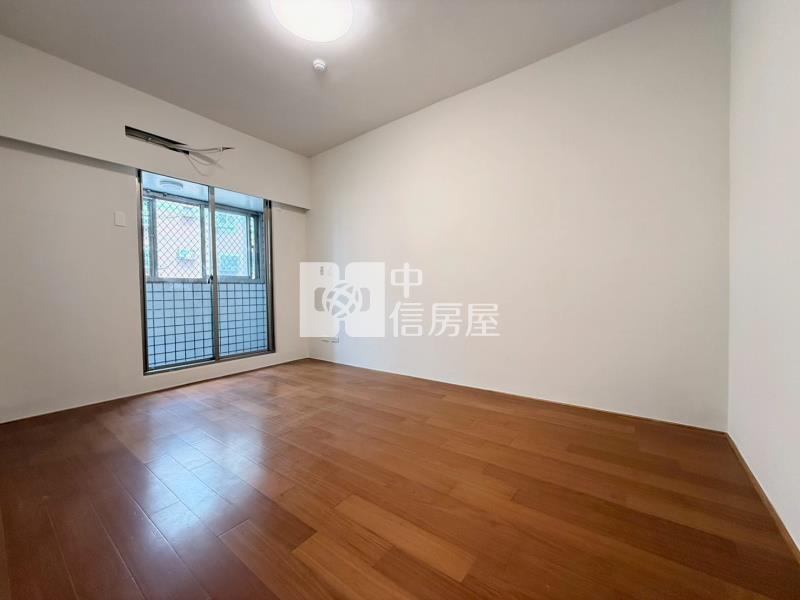 凱悅VIP精美全新整理三房平車(專任）房屋室內格局與周邊環境