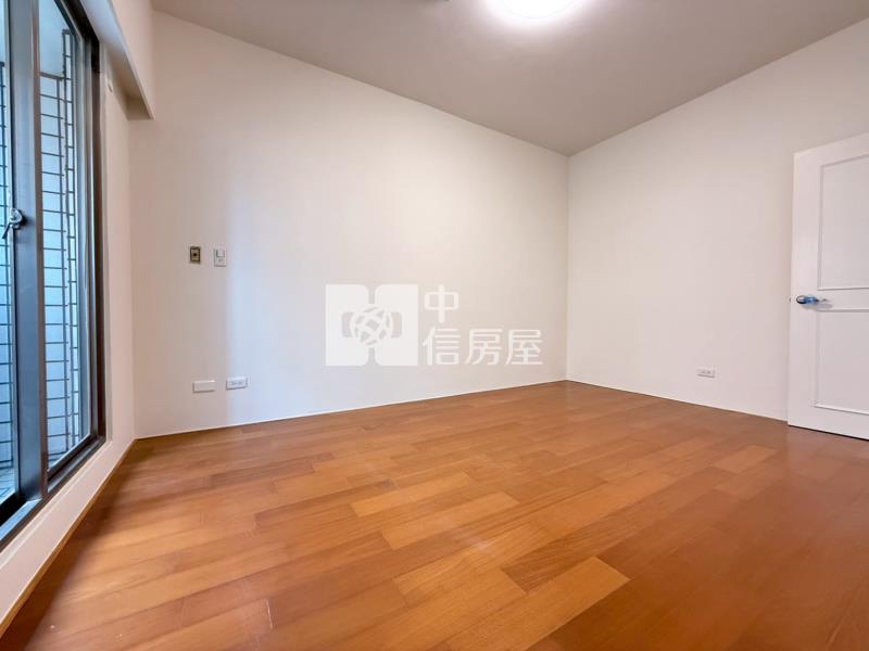 凱悅VIP精美全新整理三房平車(專任）房屋室內格局與周邊環境