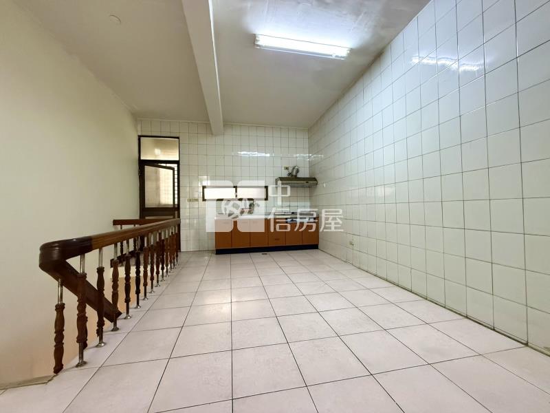 萬丹雙學區8米路店住房屋室內格局與周邊環境