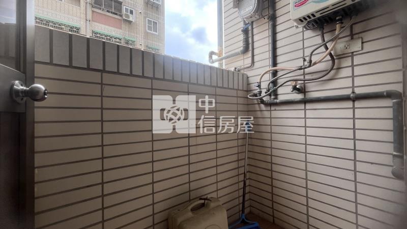 愛買、大慶捷運 4房加車位房屋室內格局與周邊環境