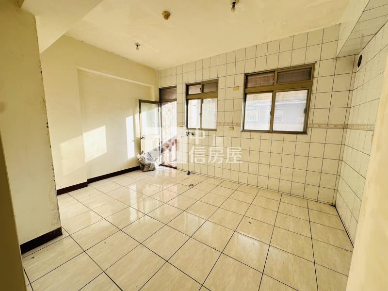 ▲安樂市場旁電梯房屋室內格局與周邊環境