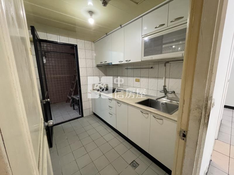 靜園1樓庭院附車位房屋室內格局與周邊環境