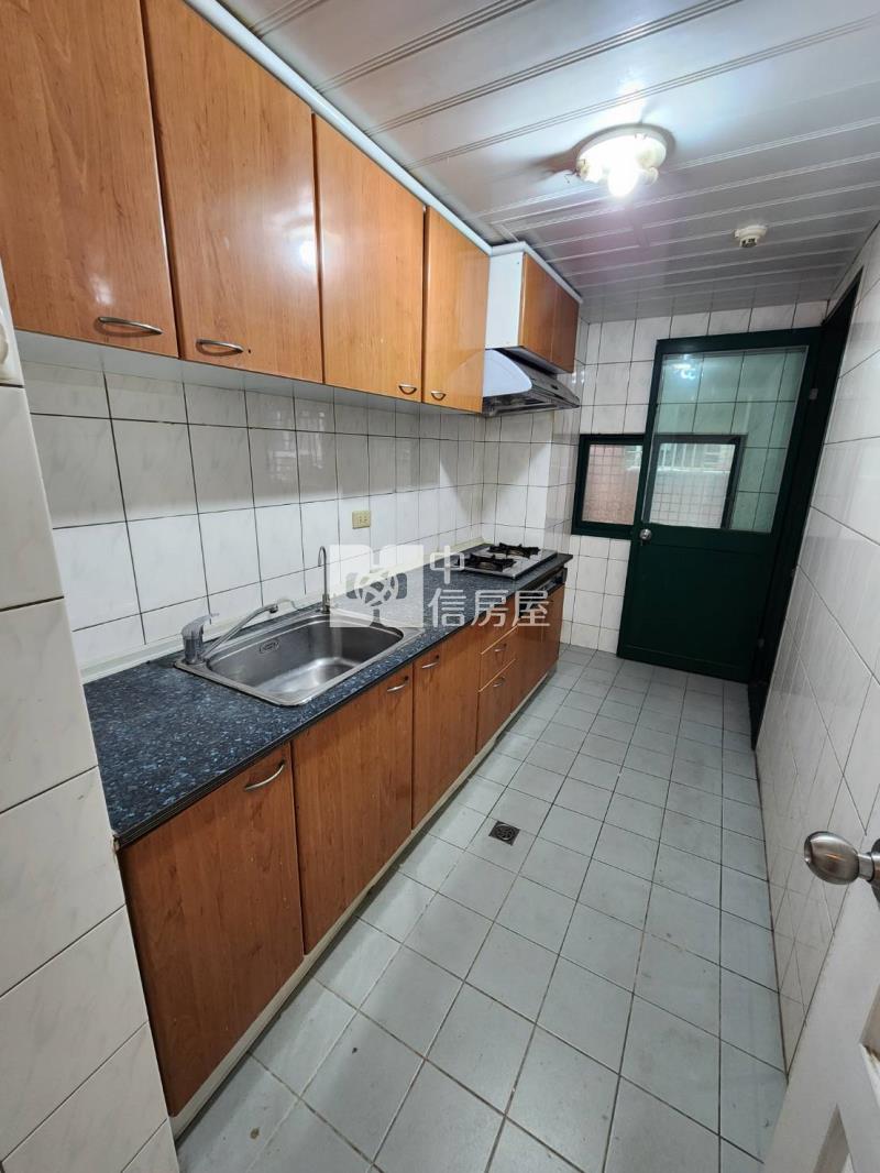 健保局旁兩房車(科學家)房屋室內格局與周邊環境