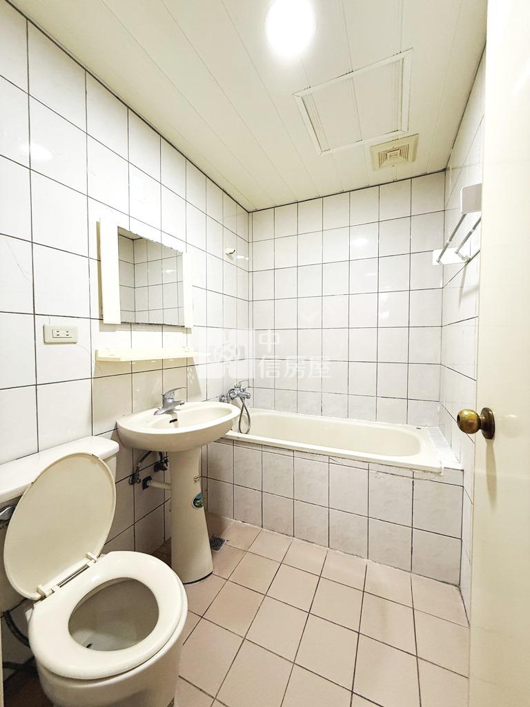 【新世紀】忠福商圈世紀三星3房車房屋室內格局與周邊環境