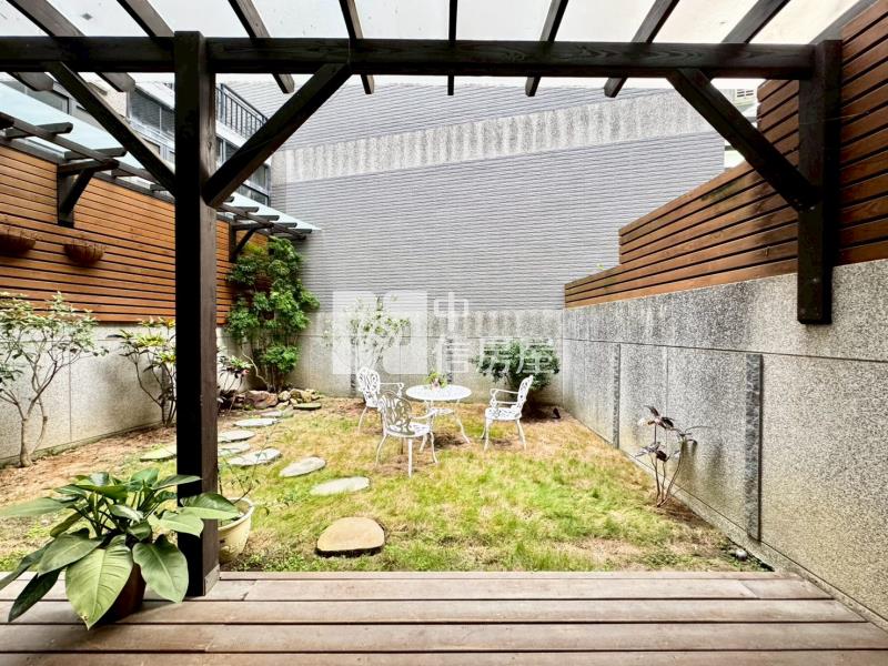 新都生態公園雙車電梯別墅房屋室內格局與周邊環境