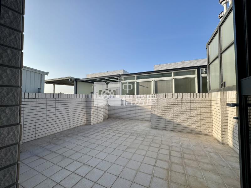 草屯完整學區輕屋齡透天房屋室內格局與周邊環境