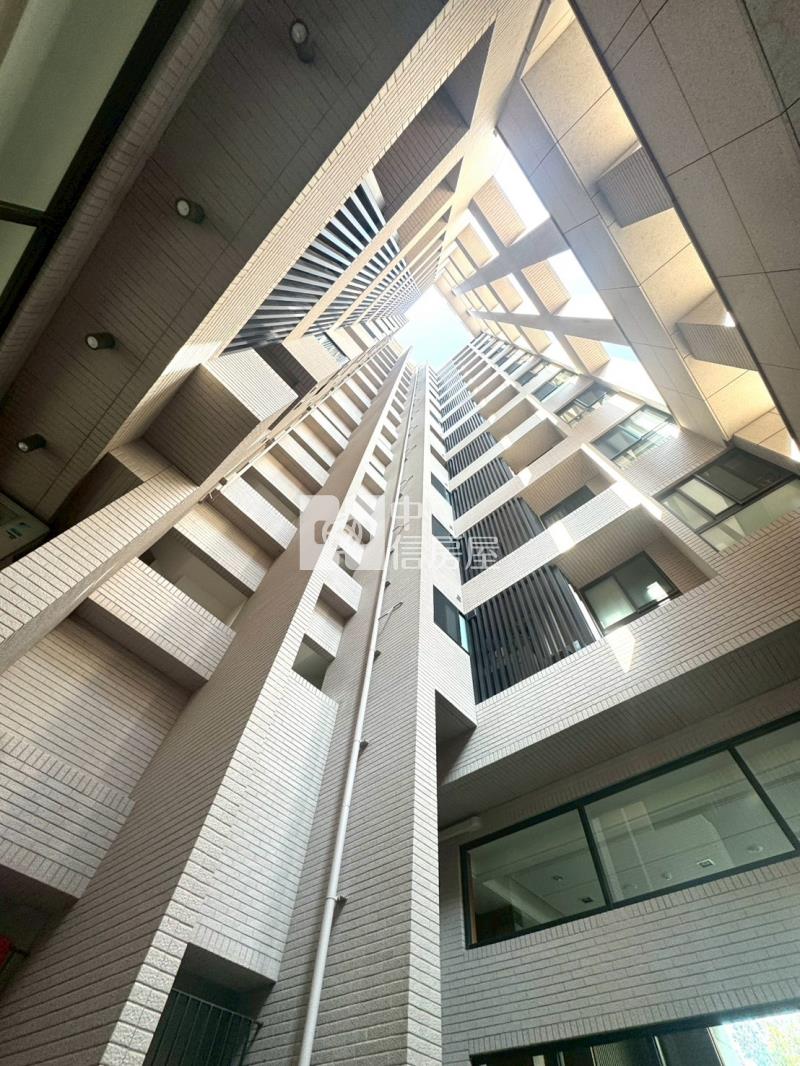 昕邑鳥語花香次頂樓三房雙平車房屋室內格局與周邊環境