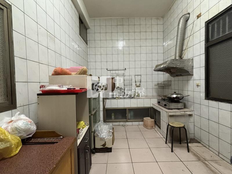 學校旁美住家房屋室內格局與周邊環境