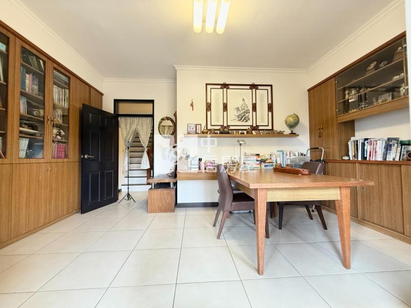 十期陸府震後臨路美墅（專任）房屋室內格局與周邊環境