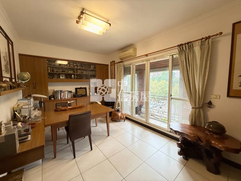 十期陸府震後臨路美墅（專任）房屋室內格局與周邊環境