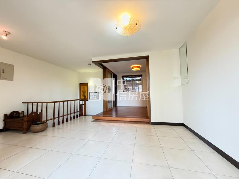 十期陸府震後臨路美墅（專任）房屋室內格局與周邊環境