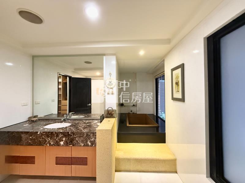 十期陸府震後臨路美墅（專任）房屋室內格局與周邊環境