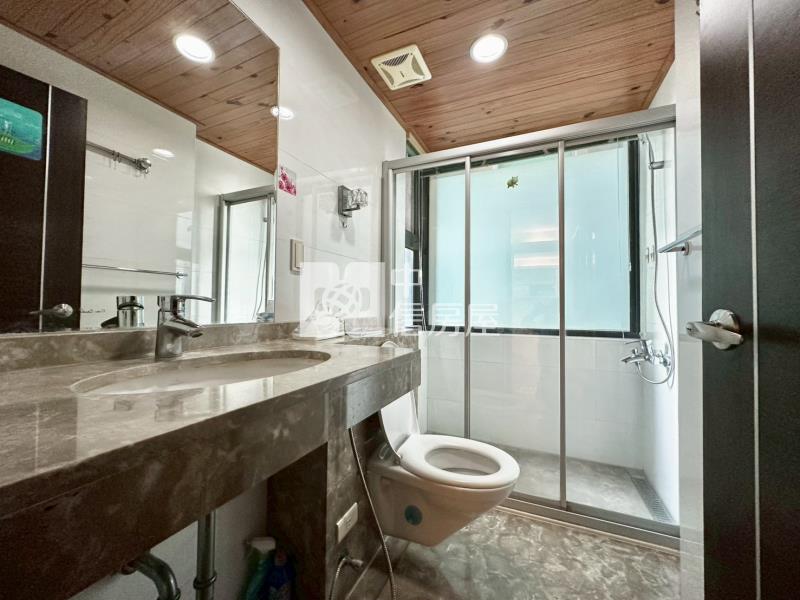 世紀凱悦高樓美三房房屋室內格局與周邊環境