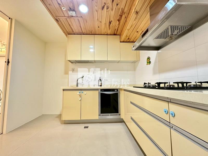 世紀凱悦高樓美三房房屋室內格局與周邊環境