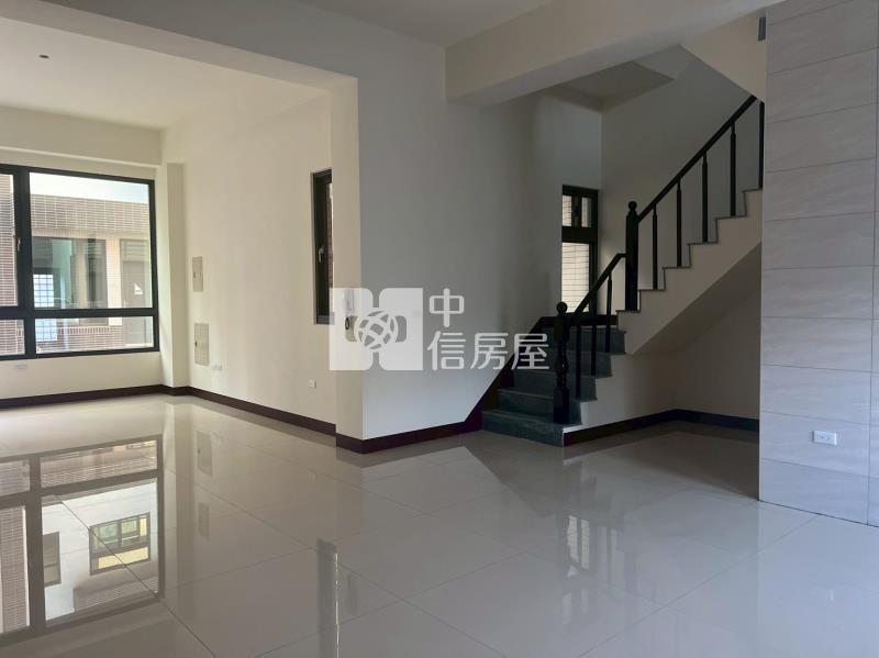 芳苑全新大面寬透天房屋室內格局與周邊環境