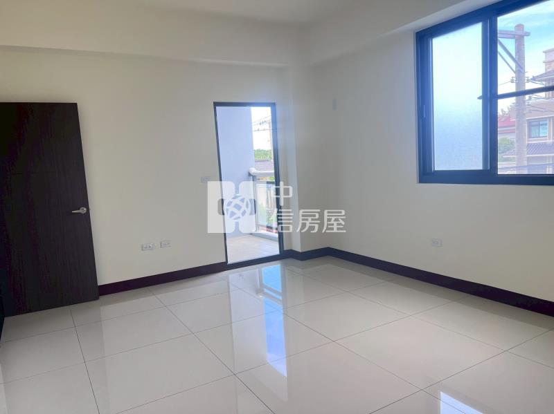 芳苑全新大面寬透天房屋室內格局與周邊環境