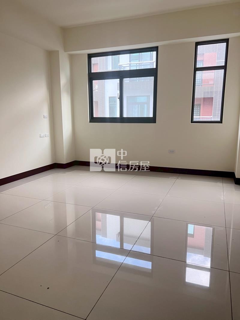 芳苑全新大面寬透天房屋室內格局與周邊環境