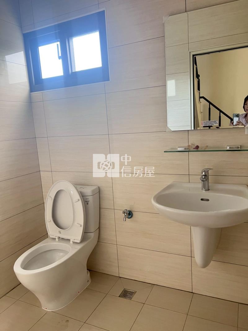 芳苑全新大面寬透天房屋室內格局與周邊環境