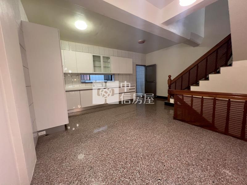 斗六永昌西街大地坪別墅房屋室內格局與周邊環境