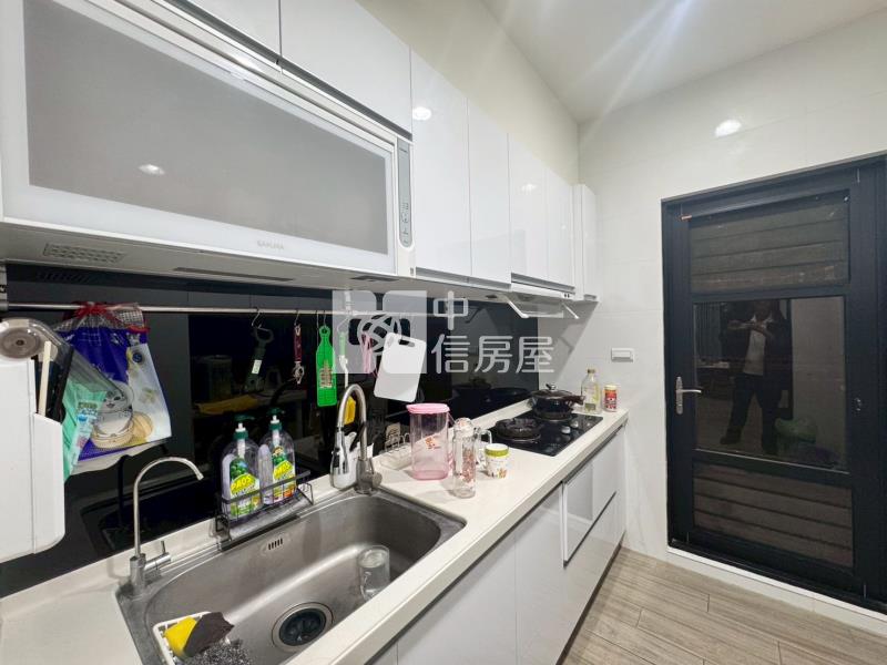 斗六棒球場特區三房平車精裝華廈房屋室內格局與周邊環境