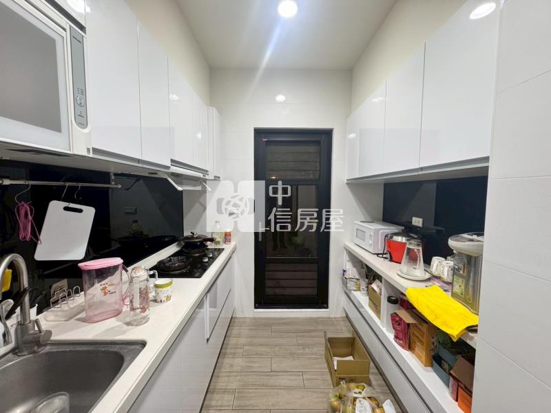 斗六棒球場特區三房平車精裝華廈房屋室內格局與周邊環境