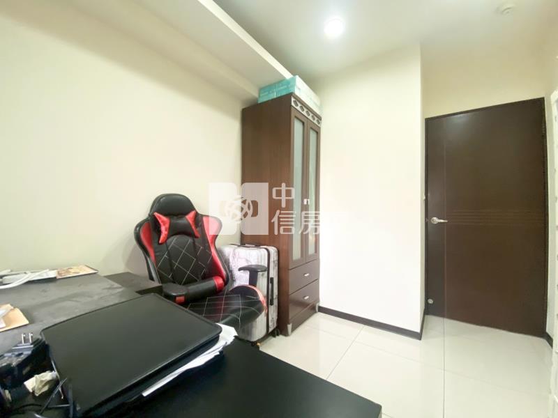 勝美彩虹城三房平車房屋室內格局與周邊環境