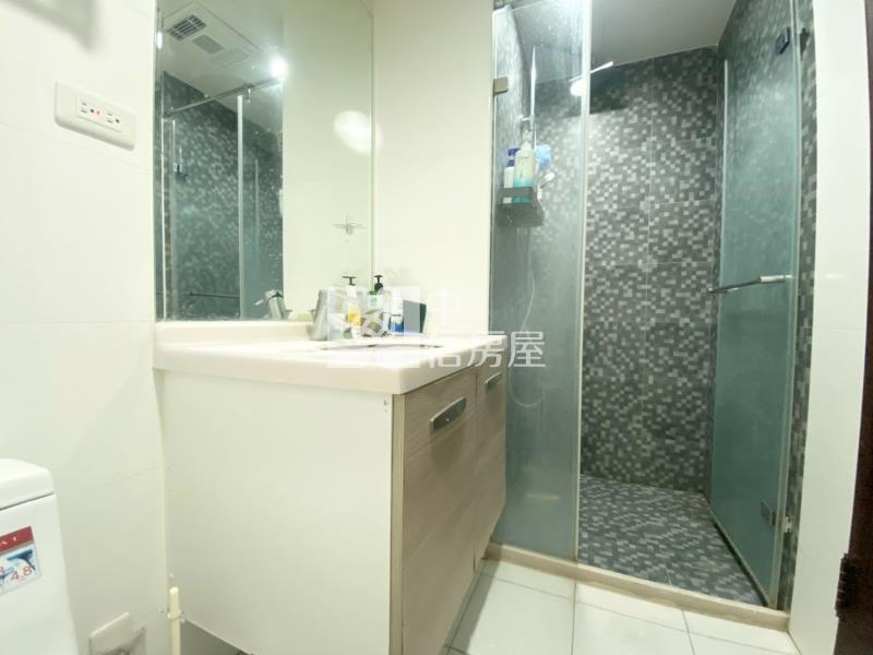 勝美彩虹城三房平車房屋室內格局與周邊環境