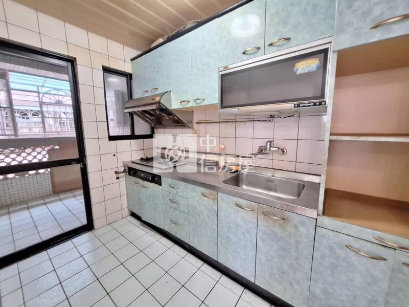 專任國安國宅大三房大棟距房屋室內格局與周邊環境