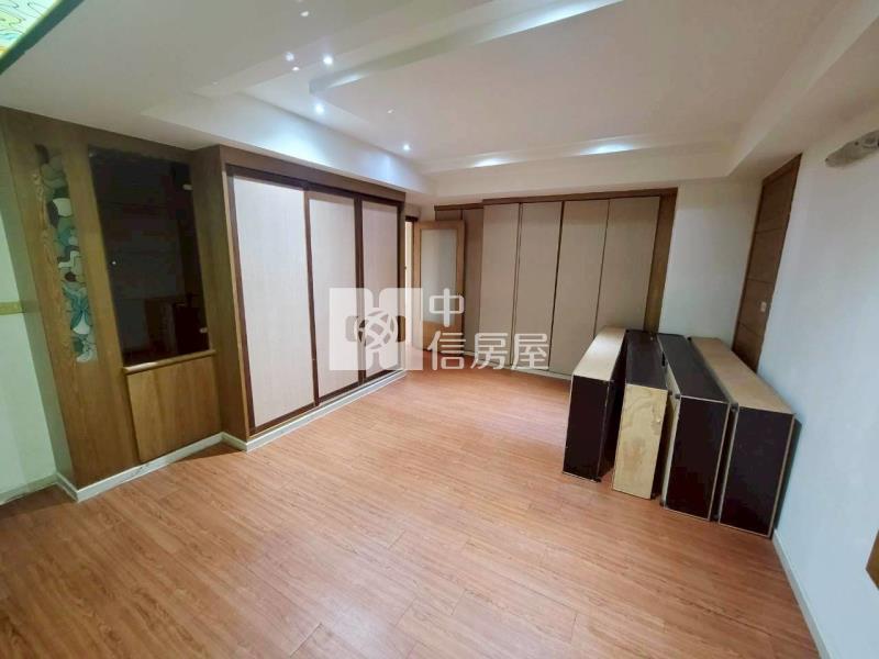 近捷運A22.中壢夜市~中央貴族美4房車房屋室內格局與周邊環境