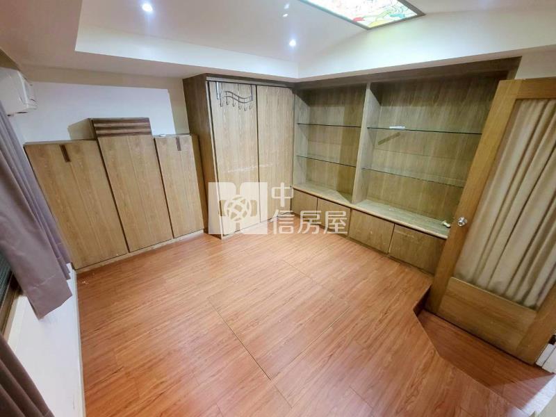 近捷運A22.中壢夜市~中央貴族美4房車房屋室內格局與周邊環境