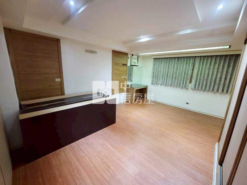 近捷運A22.中壢夜市~中央貴族美4房車房屋室內格局與周邊環境