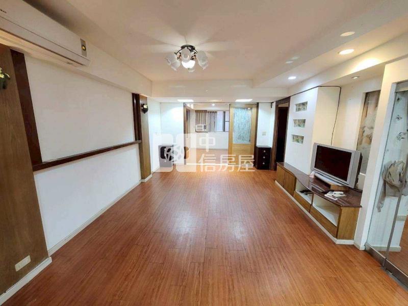 近捷運A22.中壢夜市~中央貴族美4房車房屋室內格局與周邊環境