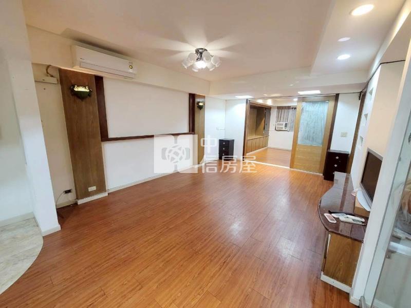 近捷運A22.中壢夜市~中央貴族美4房車房屋室內格局與周邊環境