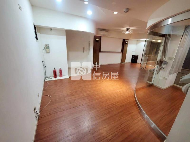 近捷運A22.中壢夜市~中央貴族美4房車房屋室內格局與周邊環境