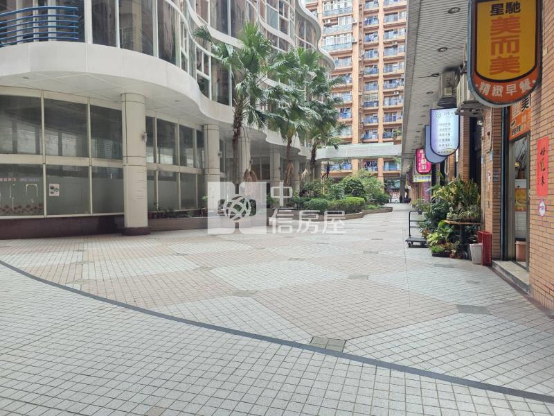 【奔馳】星馳市4房車房屋室內格局與周邊環境