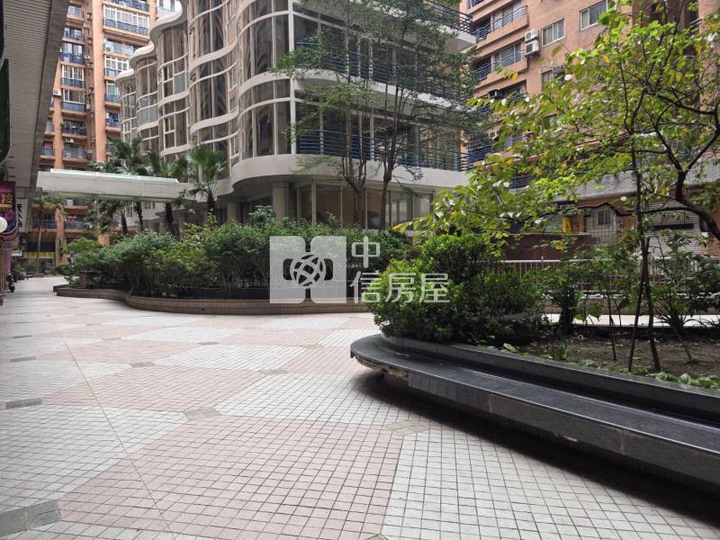 【奔馳】星馳市4房車房屋室內格局與周邊環境