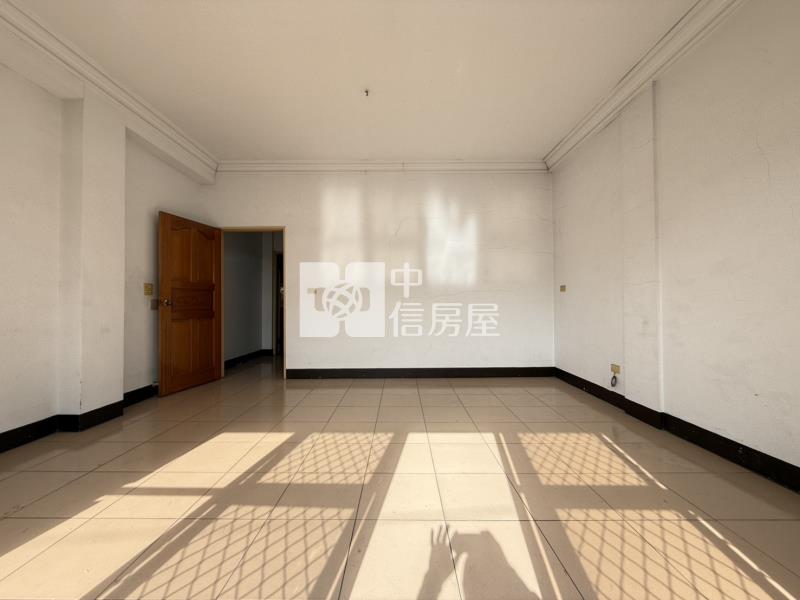 豐原鐮村路美透天房屋室內格局與周邊環境